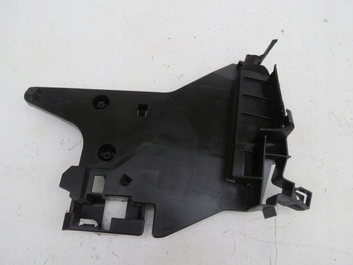 Volvo V70 2016 Taka vasen takaoven lasin lista
