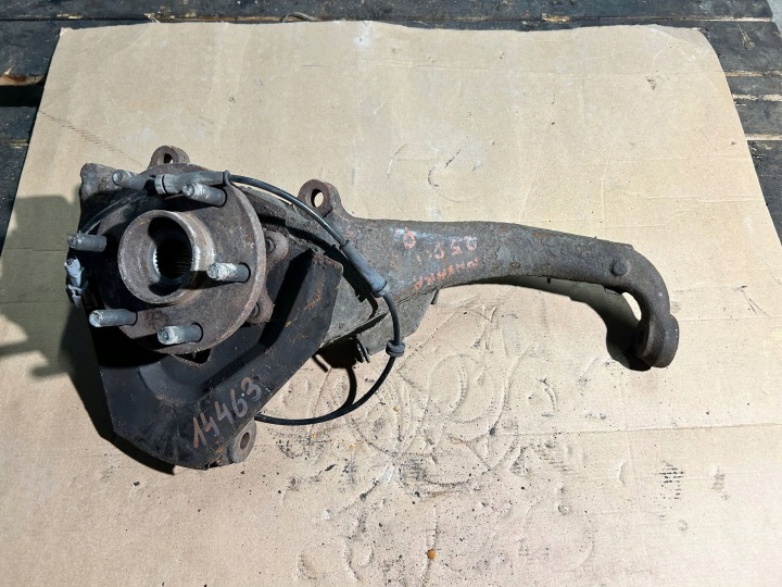 Mozzo sterzante destro anteriore Nissan Navara D40 2.5 Dci
