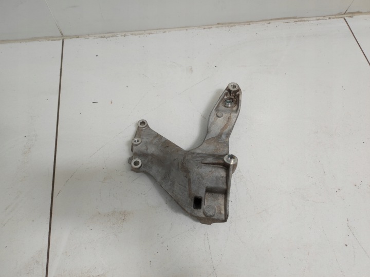 Air Conditioning Compressor Bracket Audi A6 RS6 C8 Quattro 4.0 TFSI