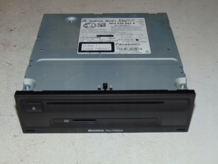 CD changer controller SKODA OCTAVIA III 5E0035824A