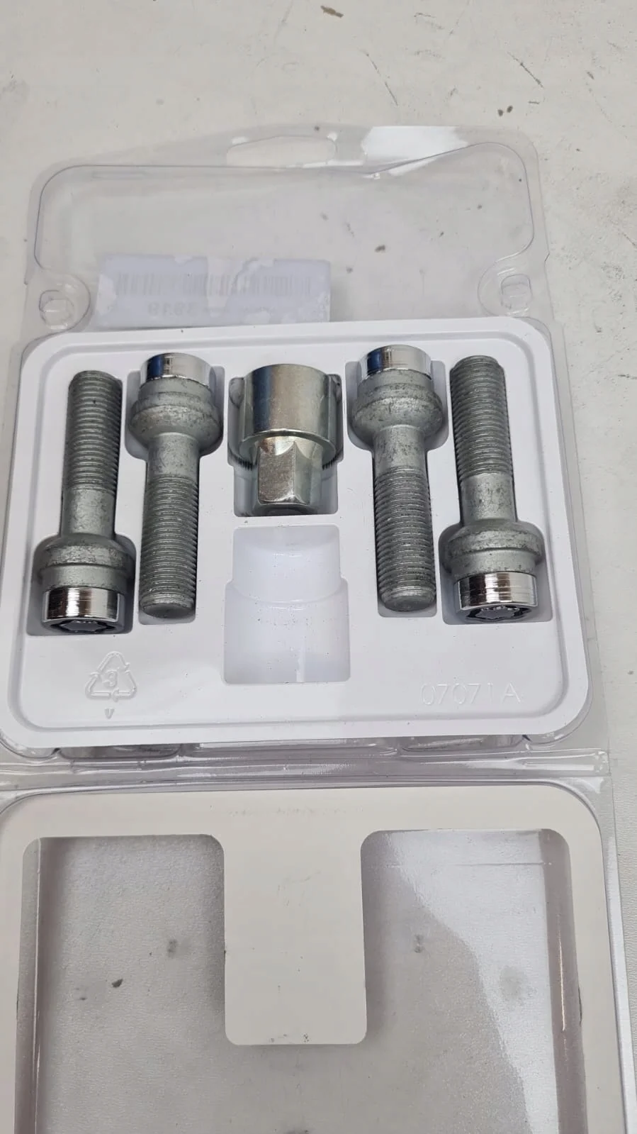 Tornillos Antirrobo McGard 14x1,5x45mm image 3