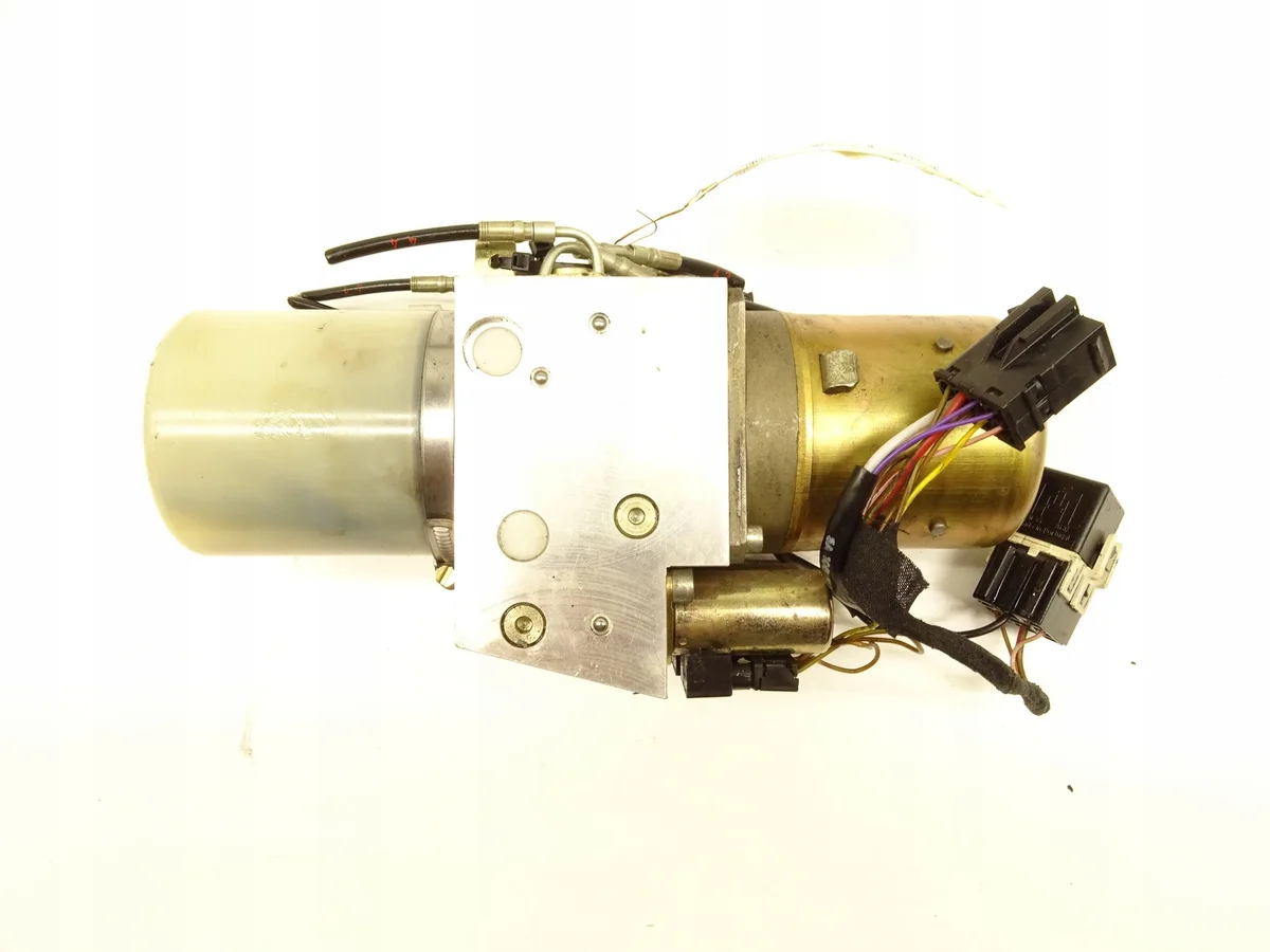 Pumppu Mercedes SLK R170 A1708000030 image 3