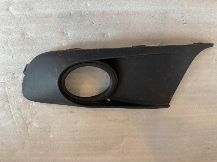 VW TOURAN LIFT 10- Vasen etusäleikkö