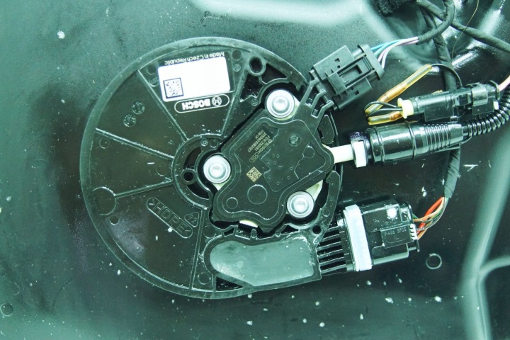 ADBLUE-pumppu 0444040010 MERCEDES E A207 C207 W207 KABRIO LIFT