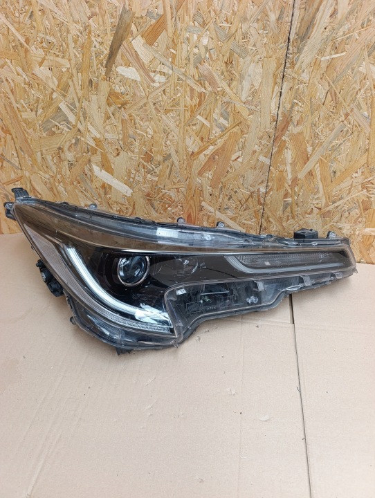 Etulyhty oikea Toyota Corolla E21 2019-2025 Full LED