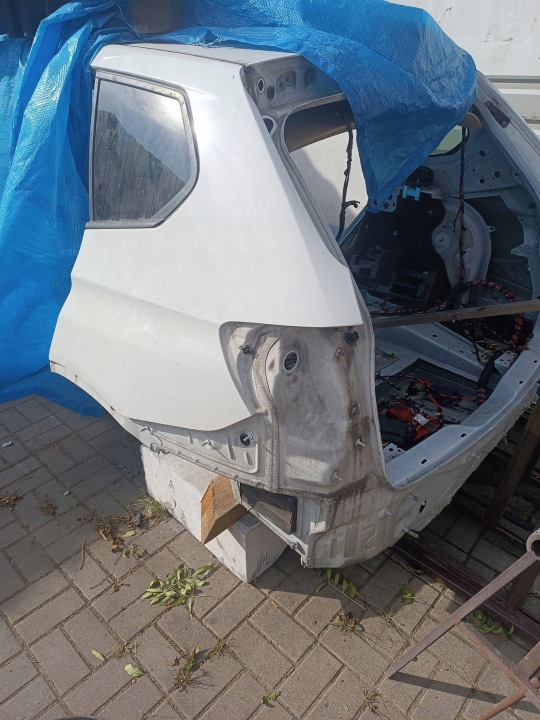 Vasen takalokasuoja A300 BMW X3 F25