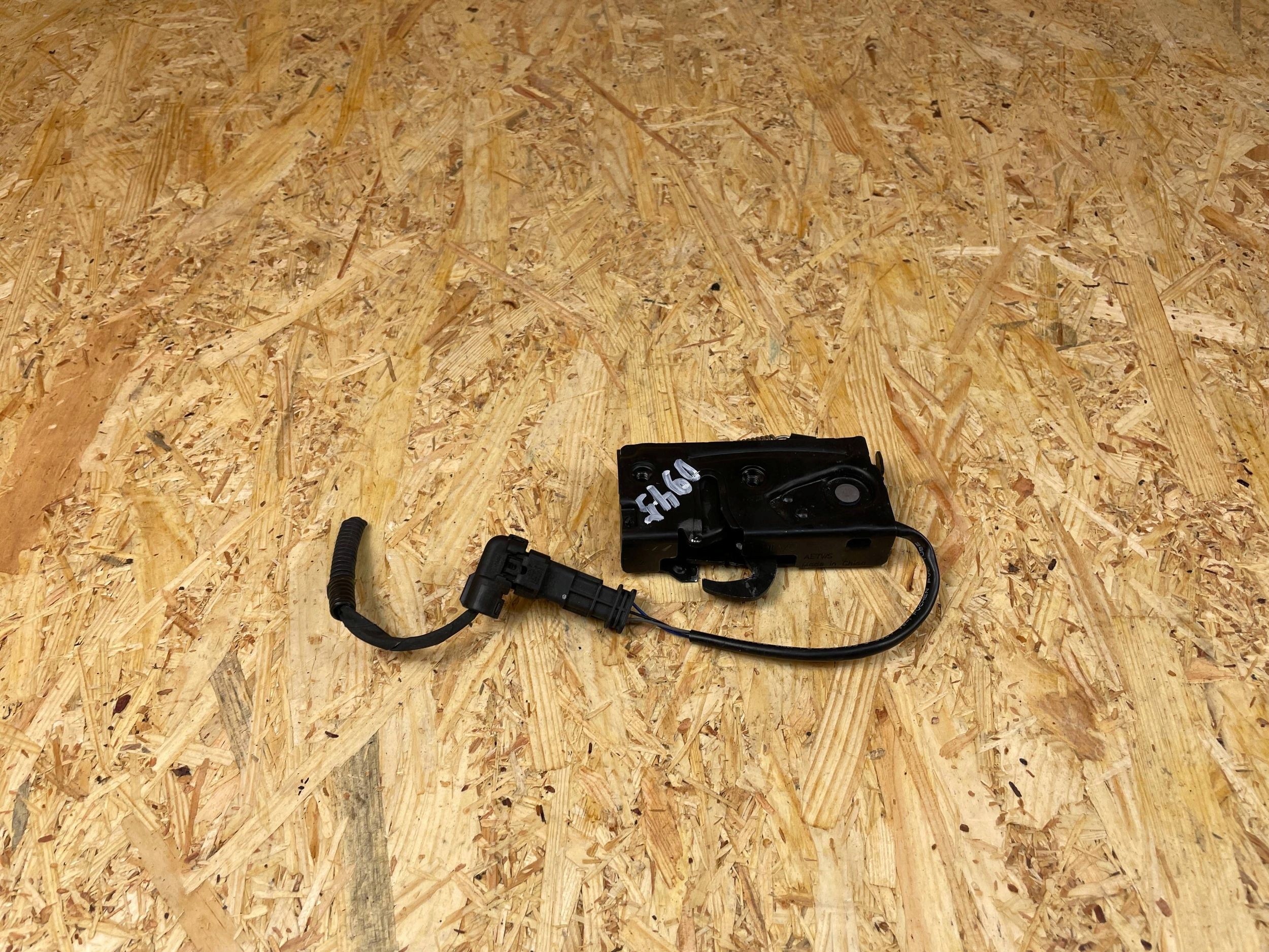 Fecho do Capô Volvo S90 XC60 V90 32219545 image 3