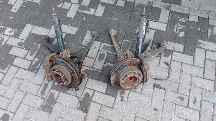 Hummer H3 05-10 Braccio Sospensione Ammortizzatore Anteriore Dx Sx