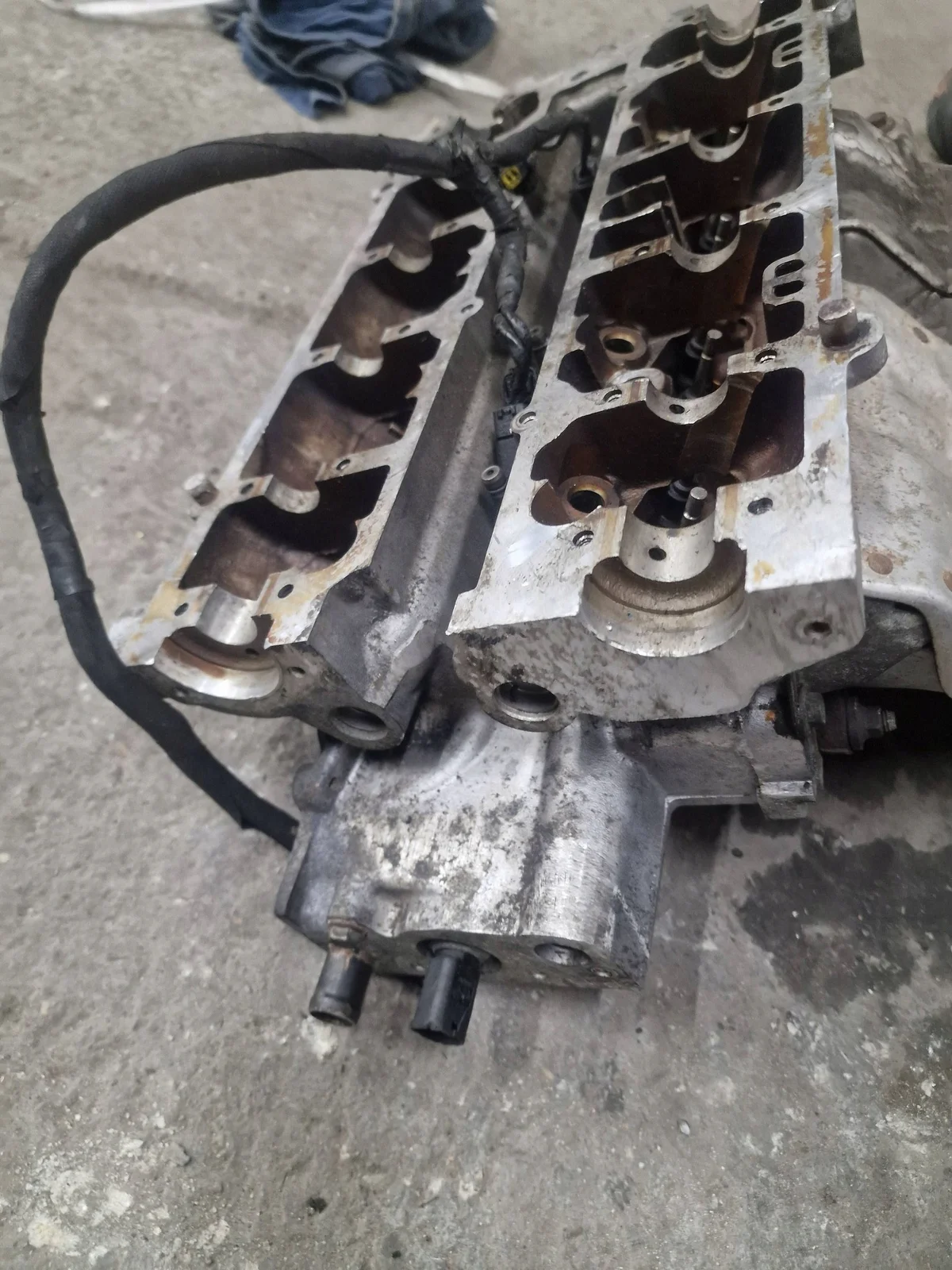 Renault 8200157259 Testata Motore Usata image 3