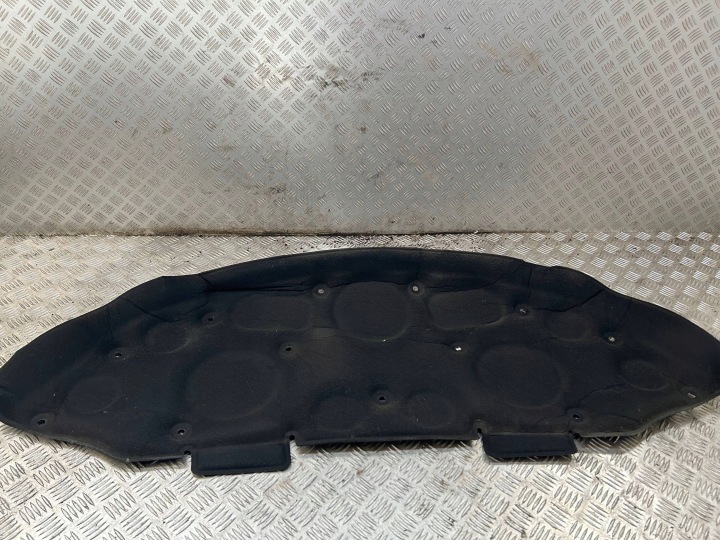 Äänieriste konepellin alla Mercedes B-sarja W246 A2466820126