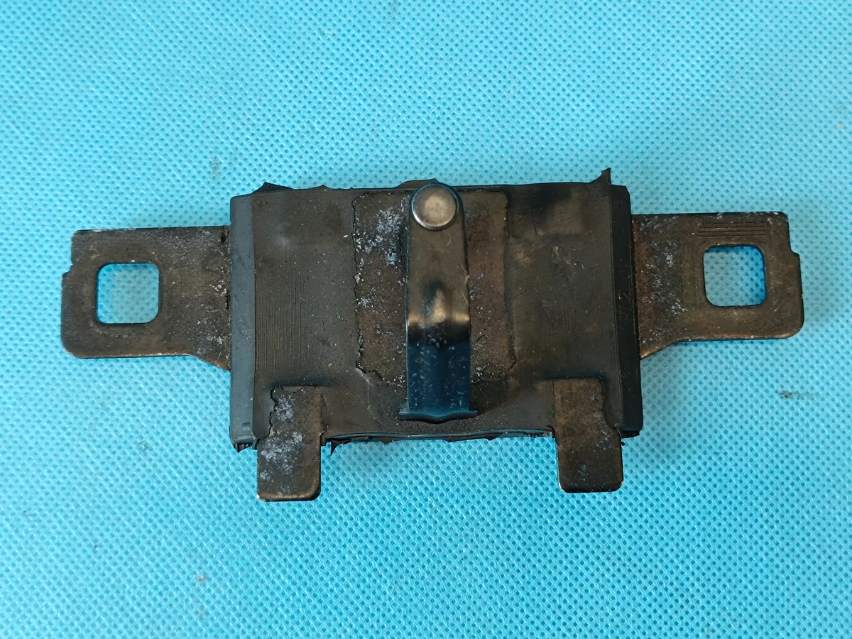 Audi A4 B9 loquet coffre 8W9827507A image 2