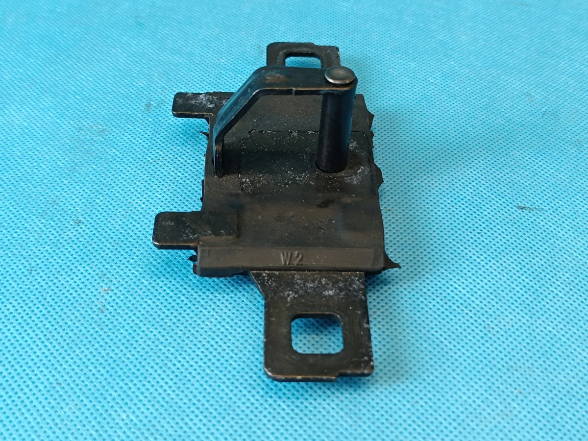 Audi A4 B9 loquet coffre 8W9827507A image 3