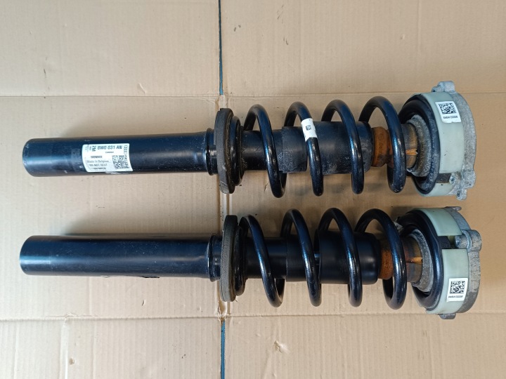 AUDI A4 B9 AVANT 2.0 TFSI 150KW 4x4 2023 R Stoßdämpfer vorne 8W0413031AN