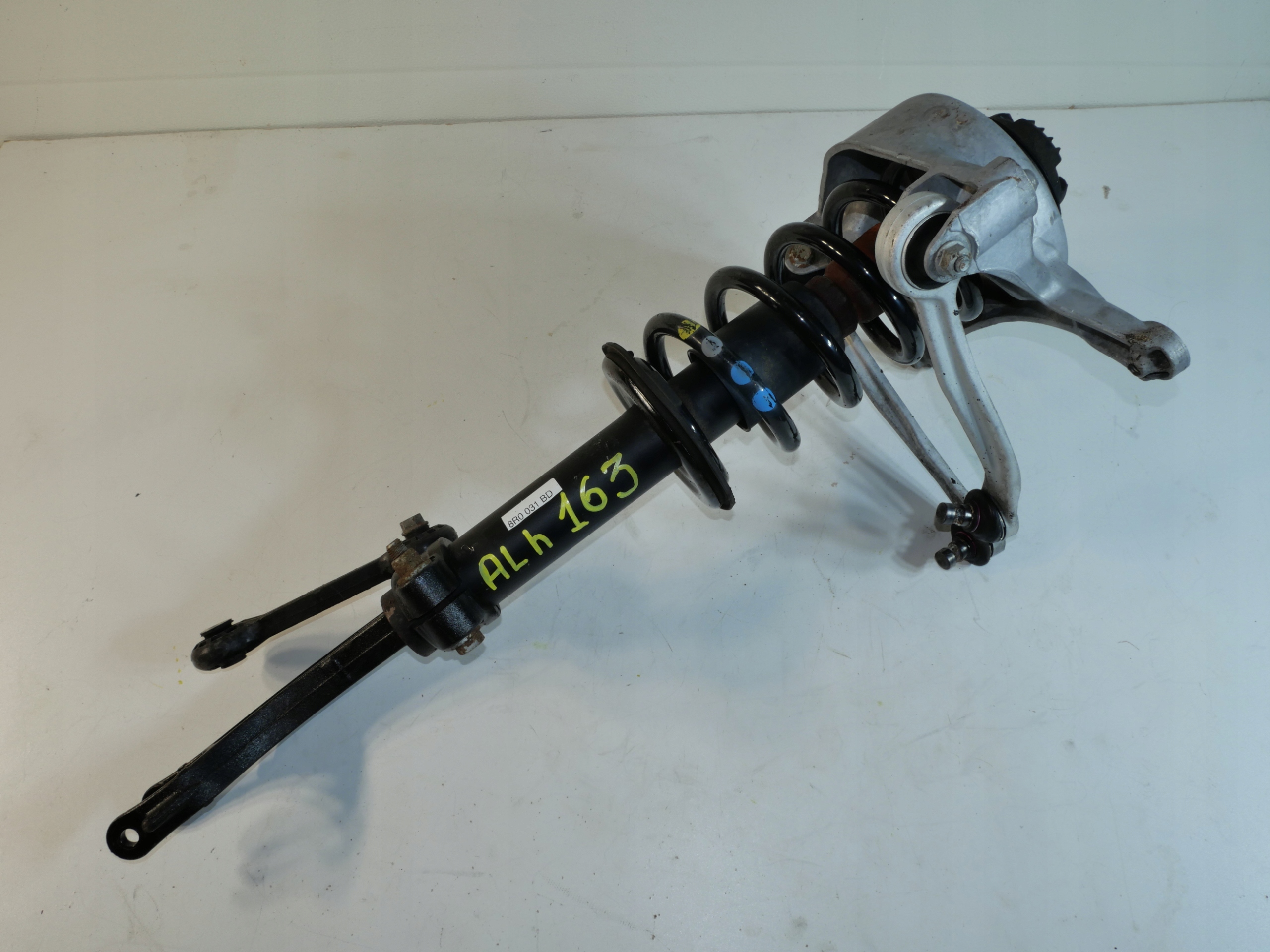 AUDI A4 B8 Front Shock Absorber 8K0413 L image 2