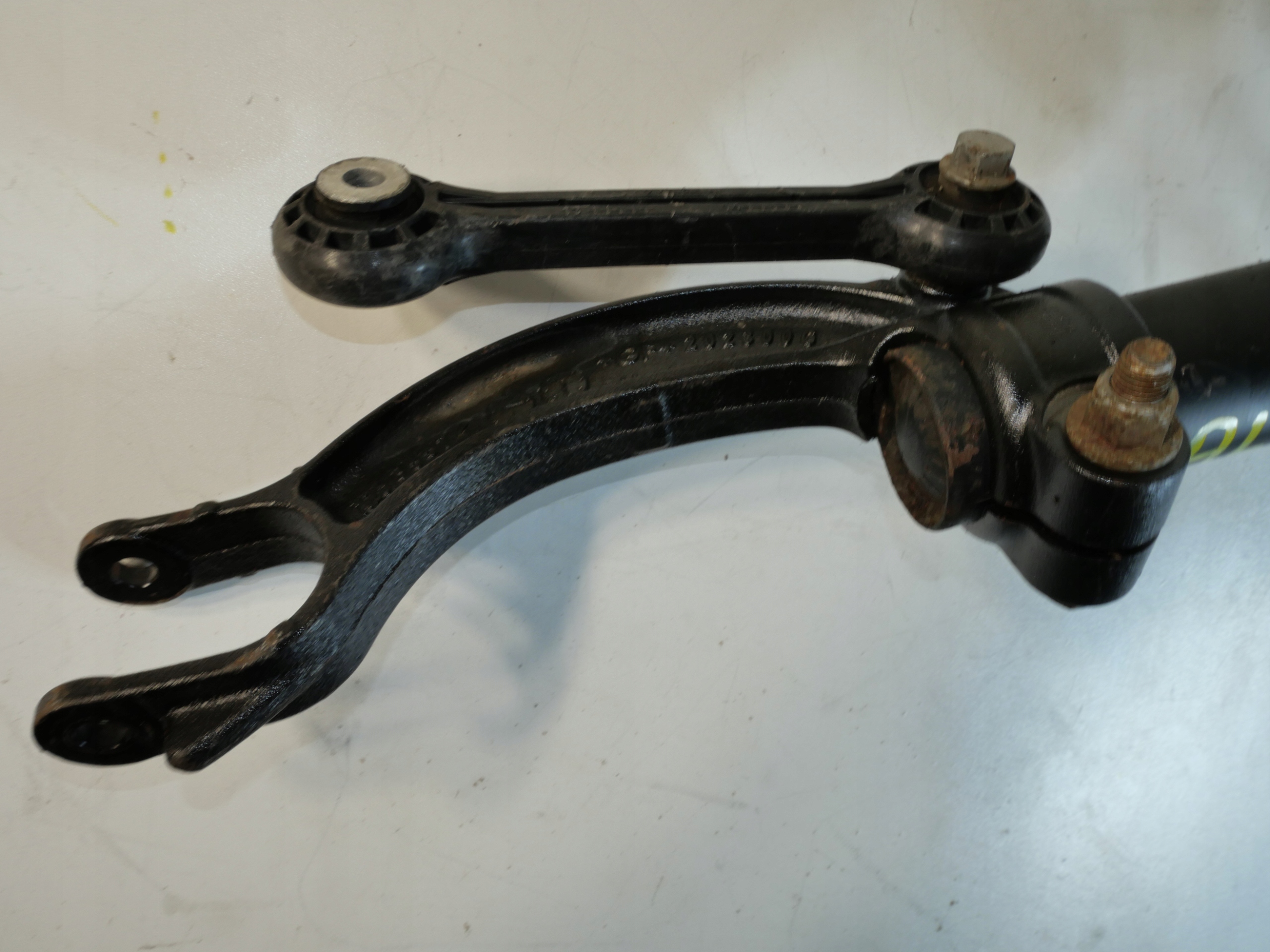 AUDI A4 B8 AMMORTIZZATORE ANTERIORE 8K0413 L
