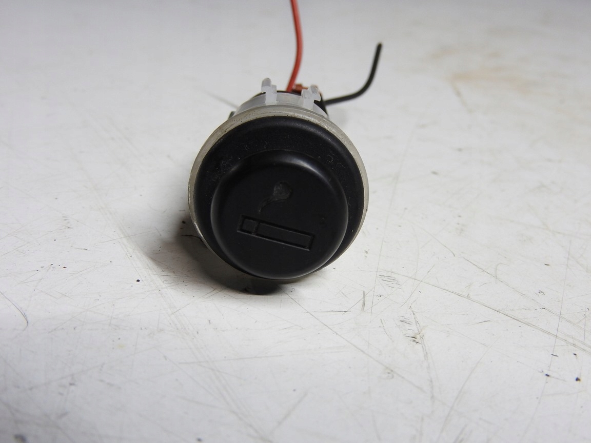 Kia Ceed I Lift SW 09-12 Tomada isqueiro image 2