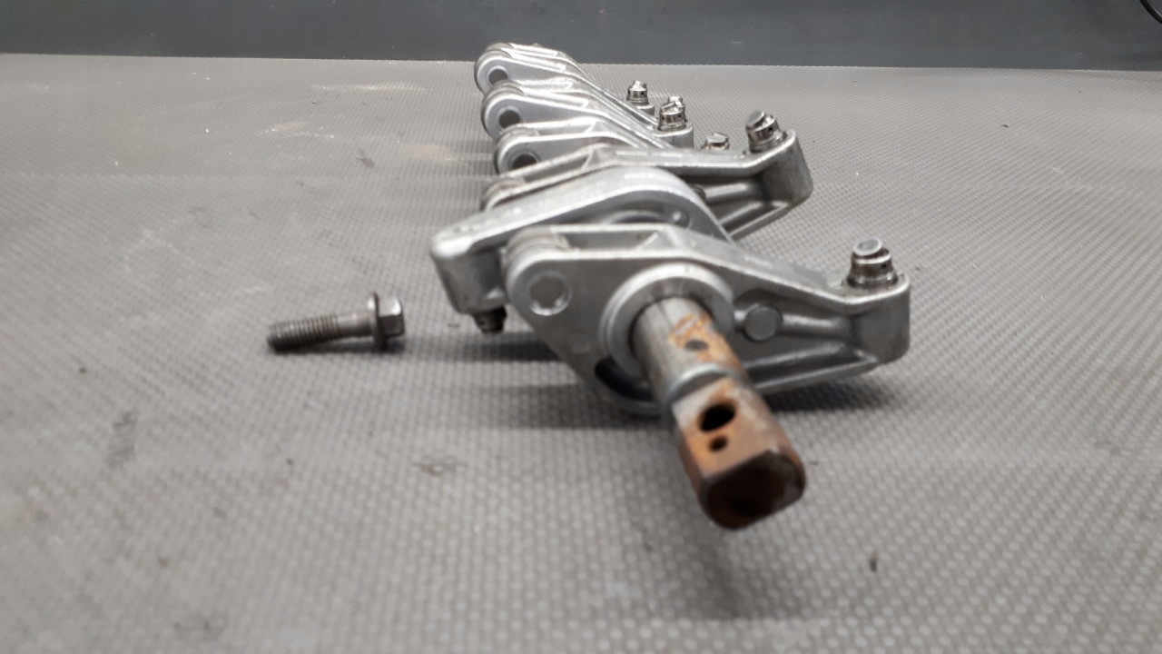 xs706k528a1c leviers arbre poussoirs ford mondeo mk3 2.0tdci image 5