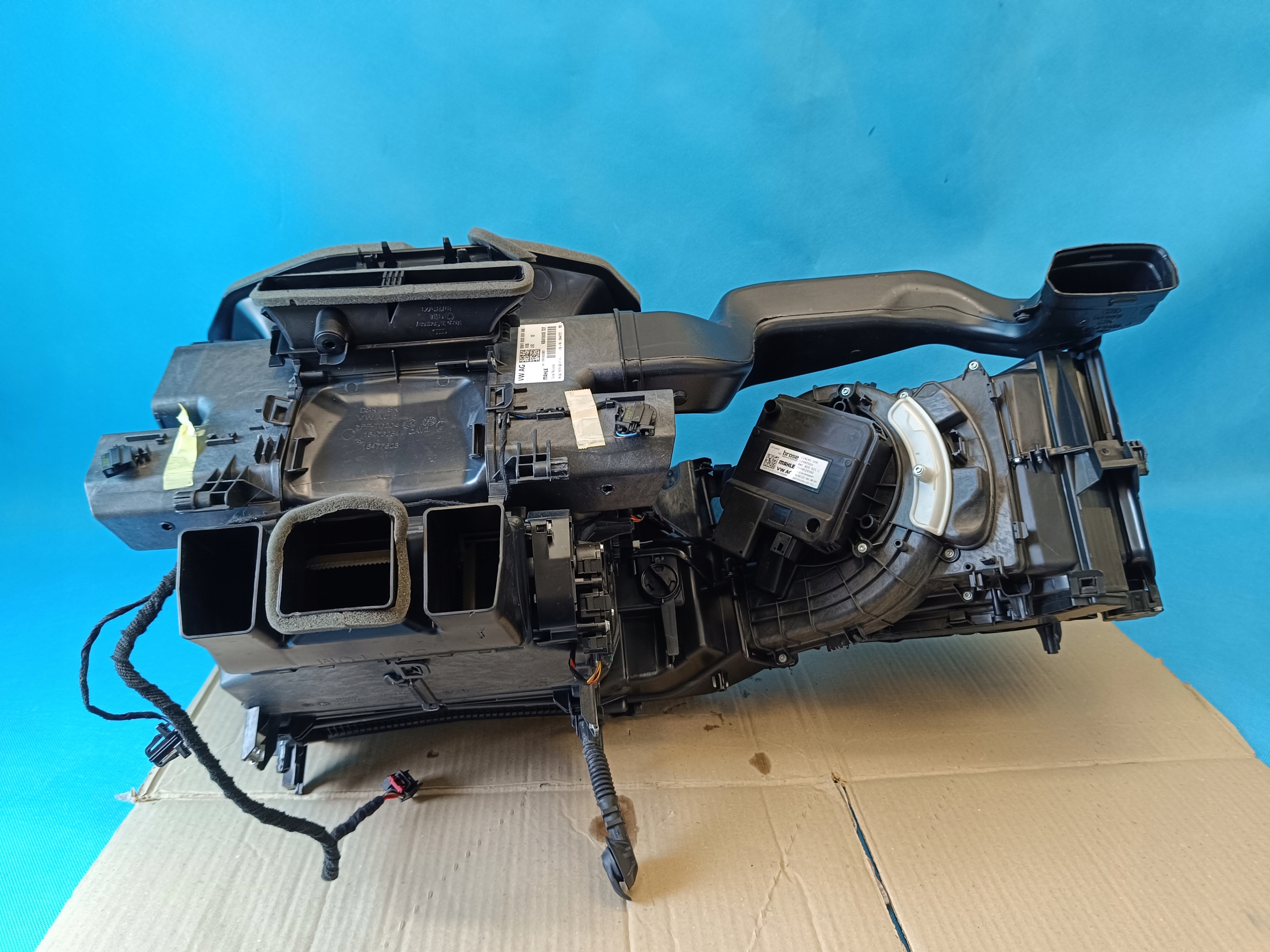 AUDI A4 B9 AVANT 2.0 TFSI 150KW 4x4 2023 R HEIZUNGSGEBLÄSE 8W1820001AK image 2