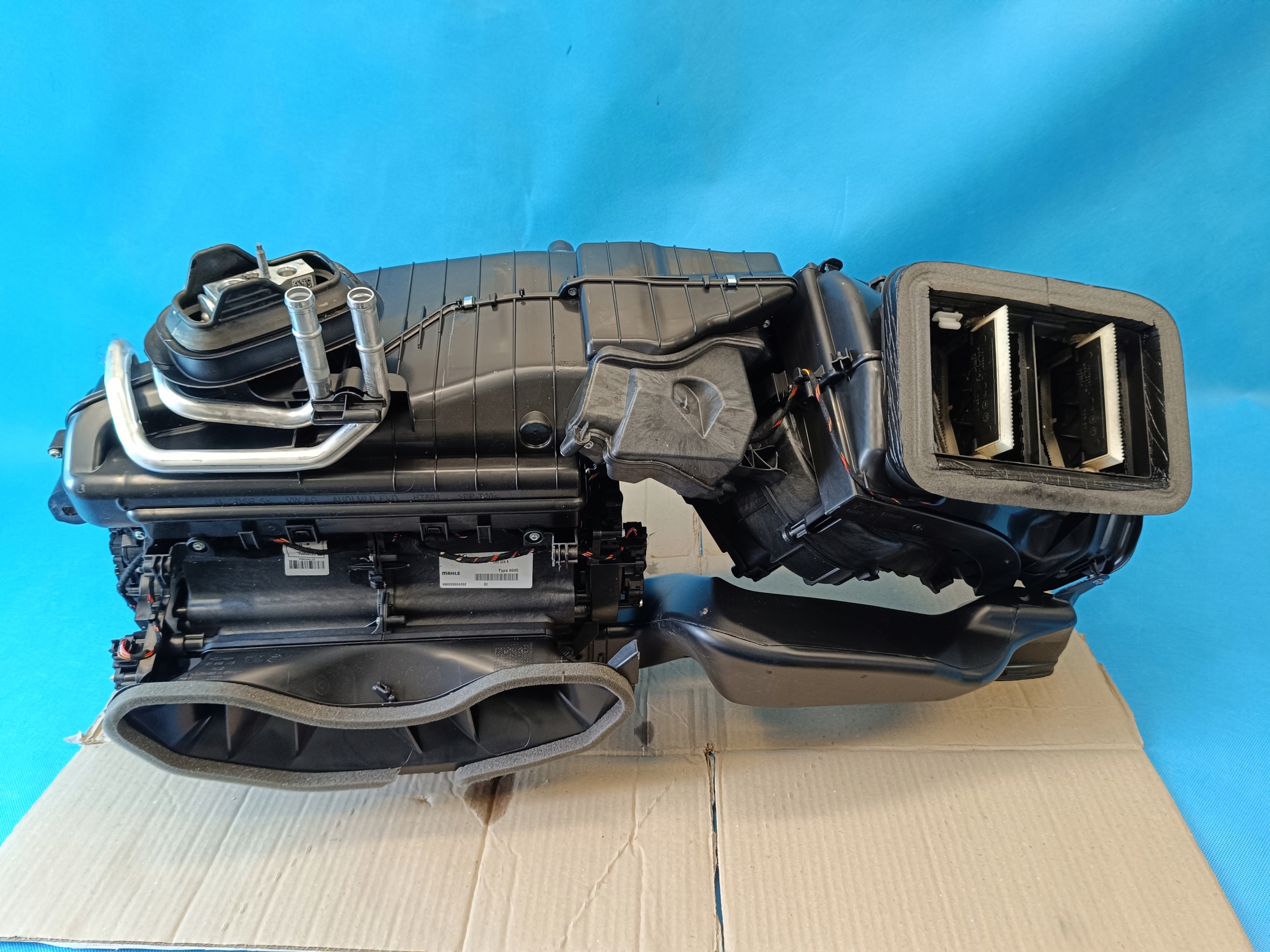 AUDI A4 B9 AVANT 2.0 TFSI 150KW 4x4 2023 R HEIZUNGSGEBLÄSE 8W1820001AK image 5