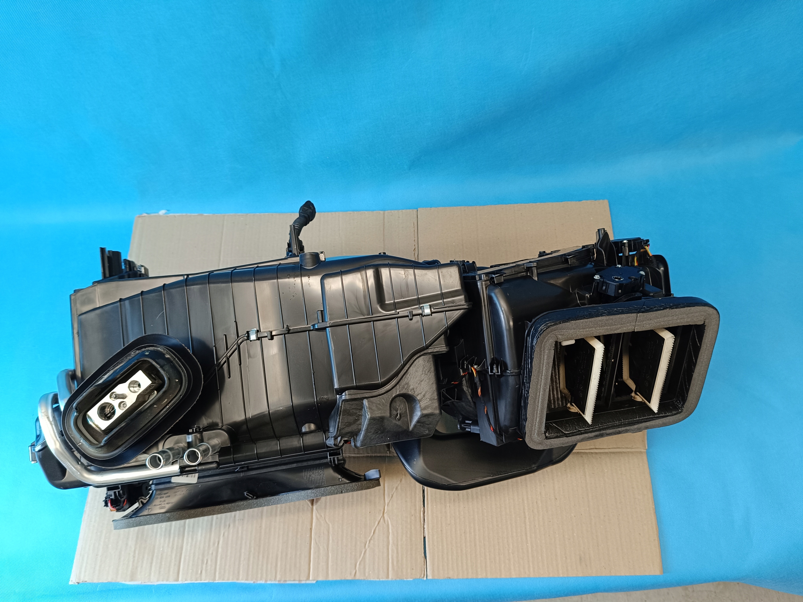 AUDI A4 B9 AVANT 2.0 TFSI 150KW 4x4 2023 R HEIZUNGSGEBLÄSE 8W1820001AK image 6