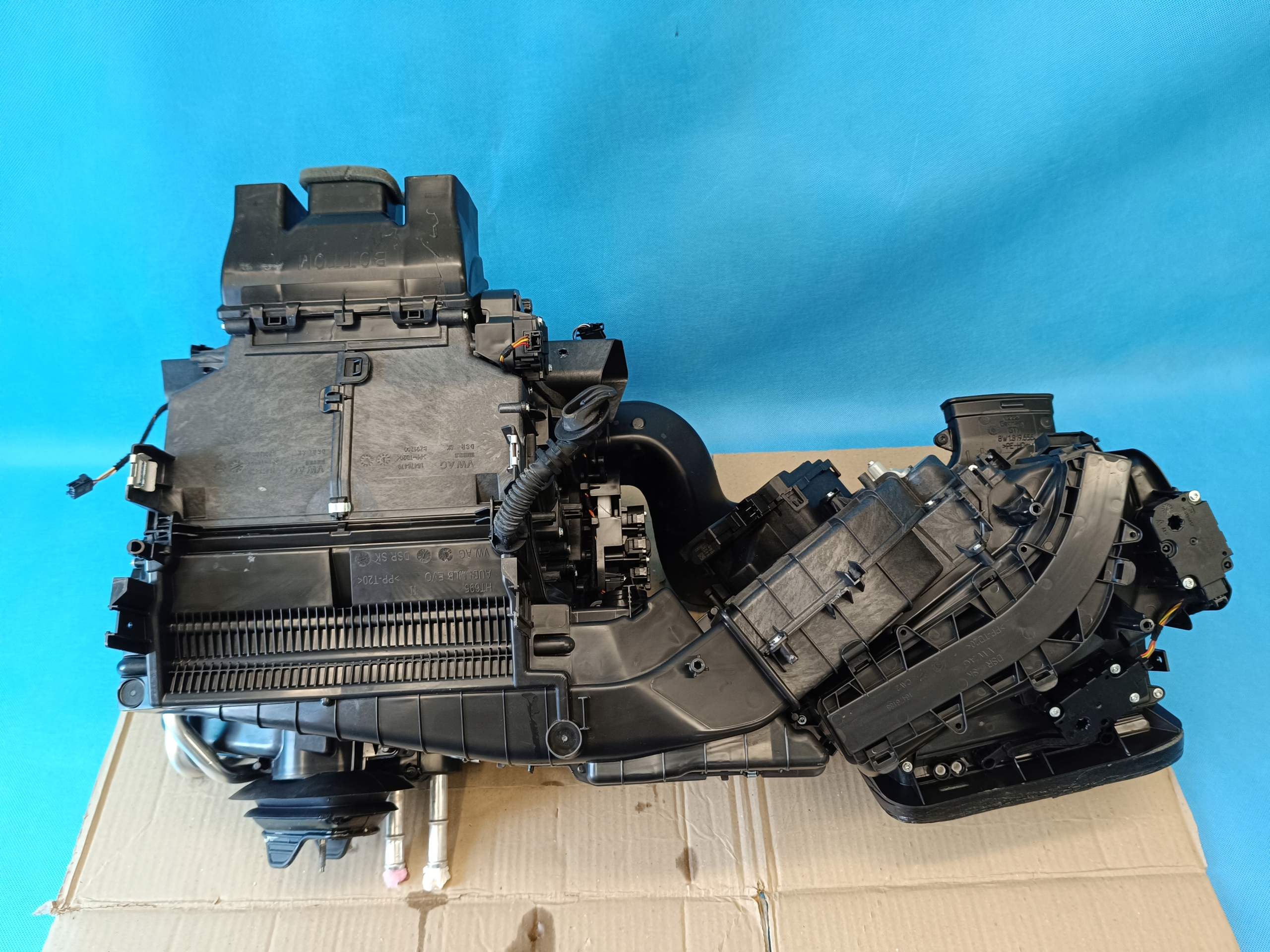 AUDI A4 B9 AVANT 2.0 TFSI 150KW 4x4 2023 R HEIZUNGSGEBLÄSE 8W1820001AK image 9