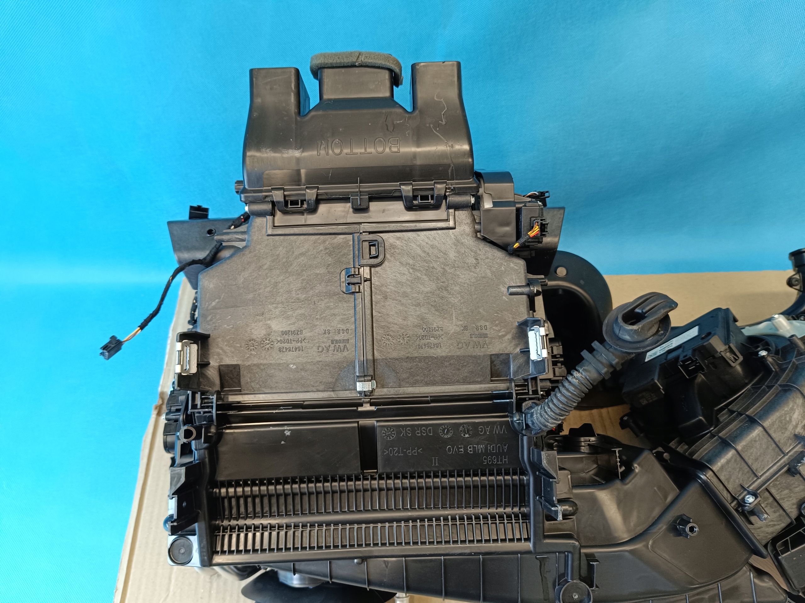 AUDI A4 B9 AVANT 2.0 TFSI 150KW 4x4 2023 R HEIZUNGSGEBLÄSE 8W1820001AK image 10