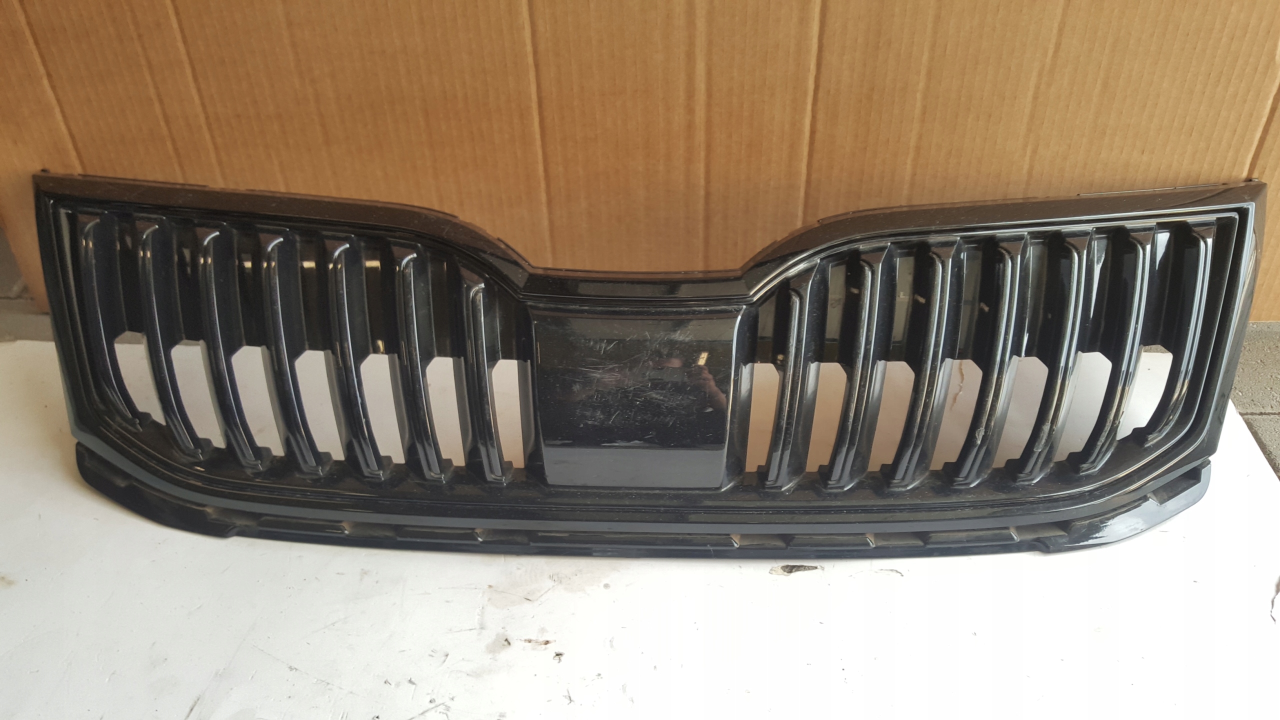 Skoda OE 5E0853653C calandre Octavia III image 2