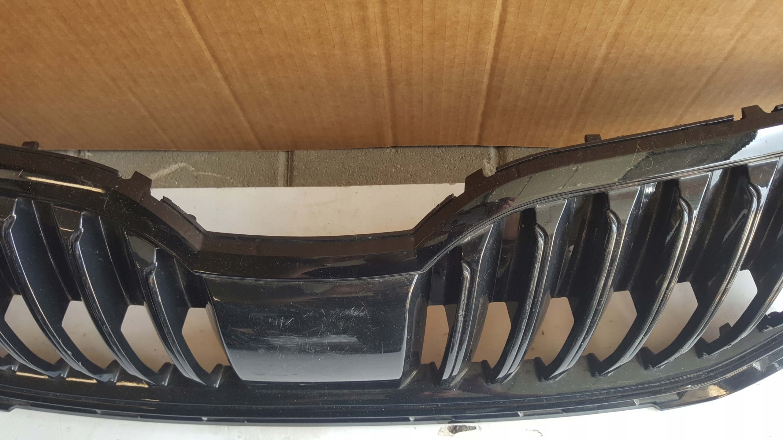 Skoda OE 5E0853653C calandre Octavia III image 3