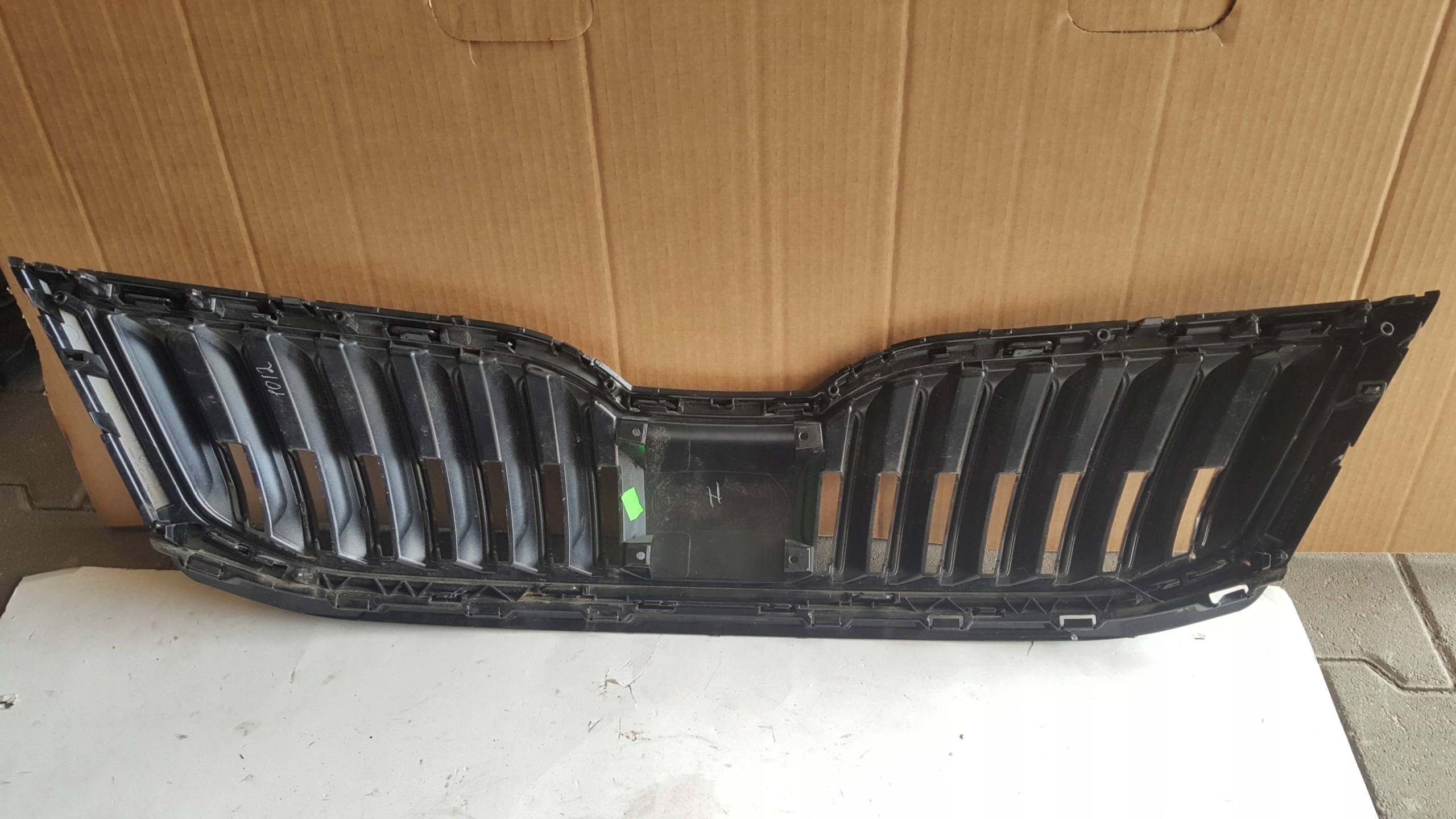 Skoda OE 5E0853653C calandre Octavia III image 5