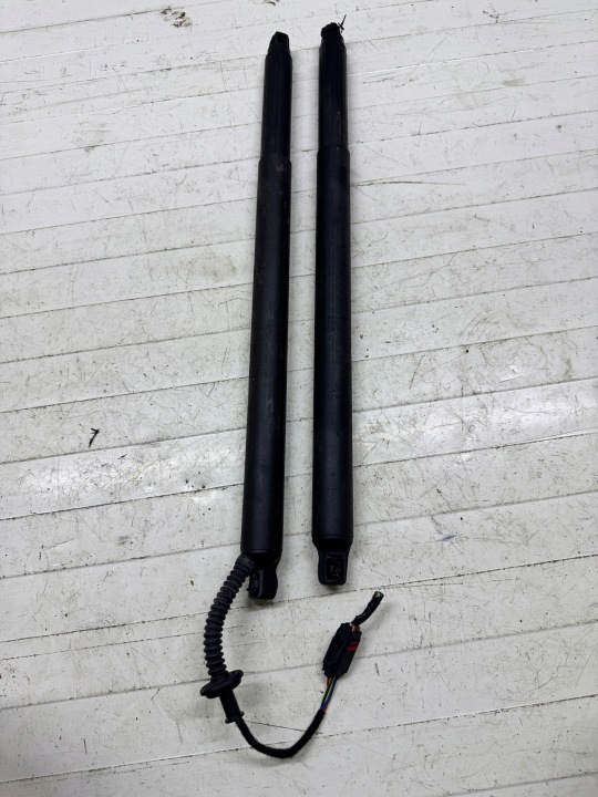 KIA CEED 3 III KOMBI Takaosan teleskooppitoimilaite oikea vasen 81841-J7210
