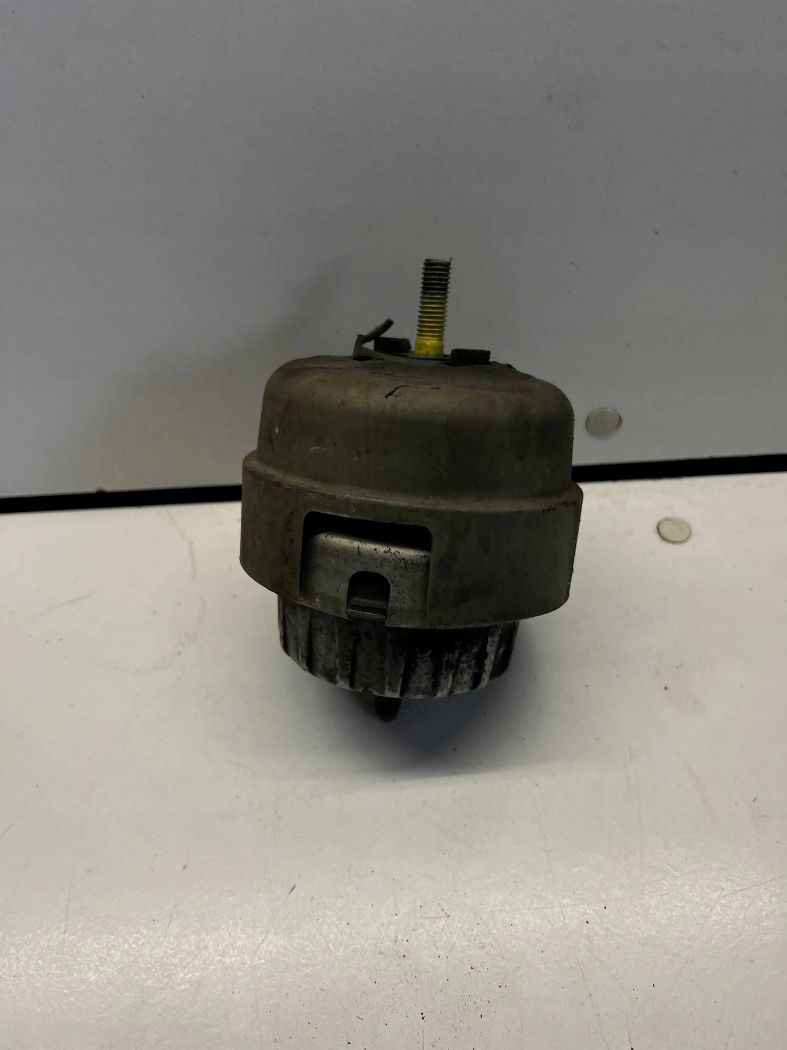 4F0 199 382 BK Moottorin kiinnike 2.0 TFSI Audi A6 S6 C6 4F 2010 image 2
