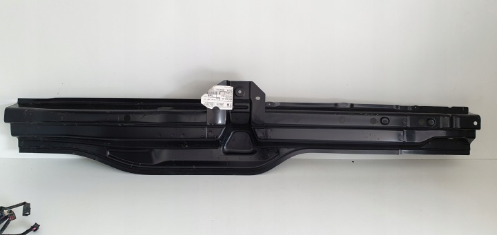 Taka C-pilari oikea VW Crafter MAN TGE 7C0810178S