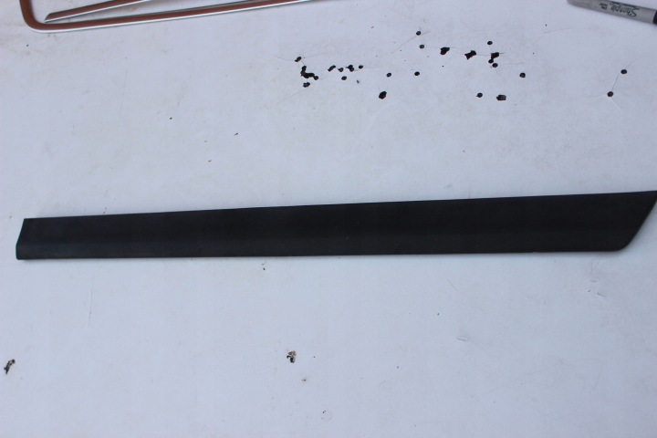 Takaoven alalista vasen | 3C0854949A 9B9 | VW Passat B6 2006-2011