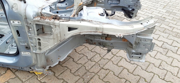 VOLVO V90 oikea etusiipi 721-16