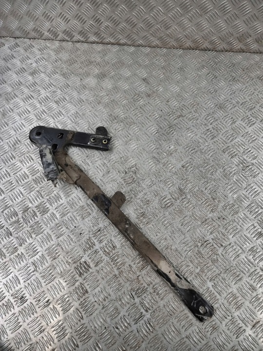 Bentley Continental 2012 Left Front Anti-Roll Bar Mount