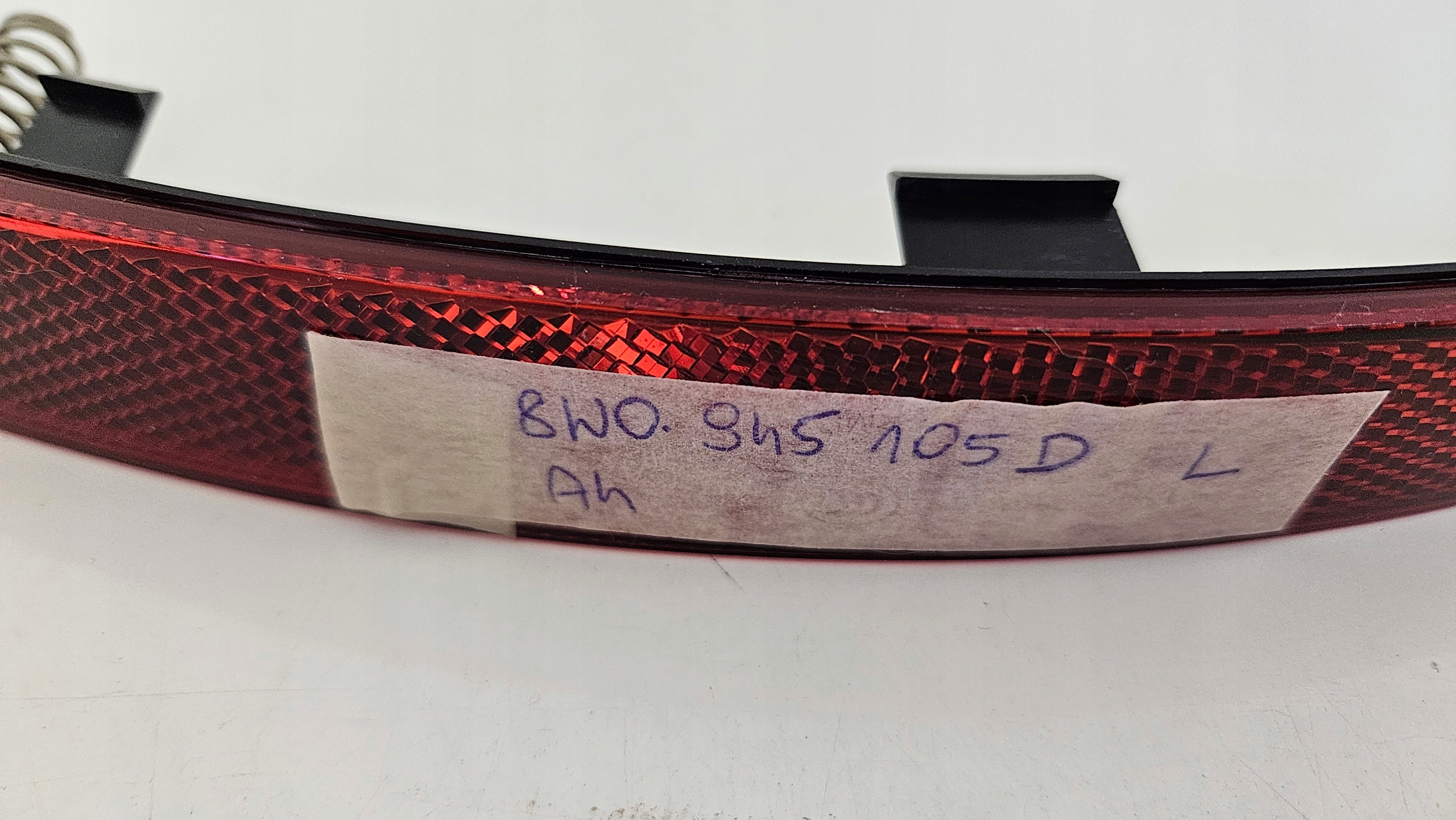 Audi A4 2015-2019 etuvalonheittimen heijastin vasen 8W0945105D