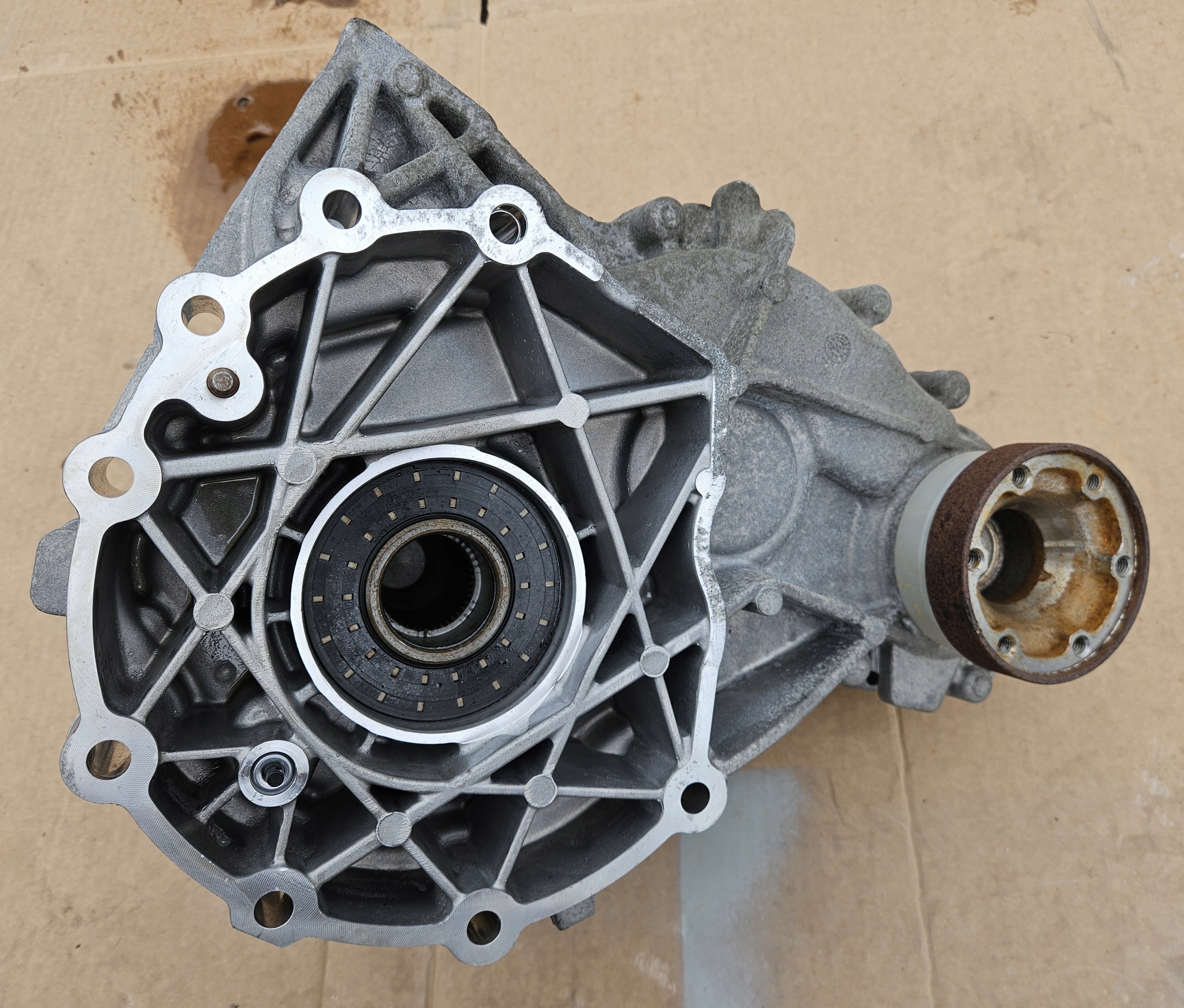 Differentieel reducteur versnellingsbak Maserati Levante Ghibli III 670154135 image 6