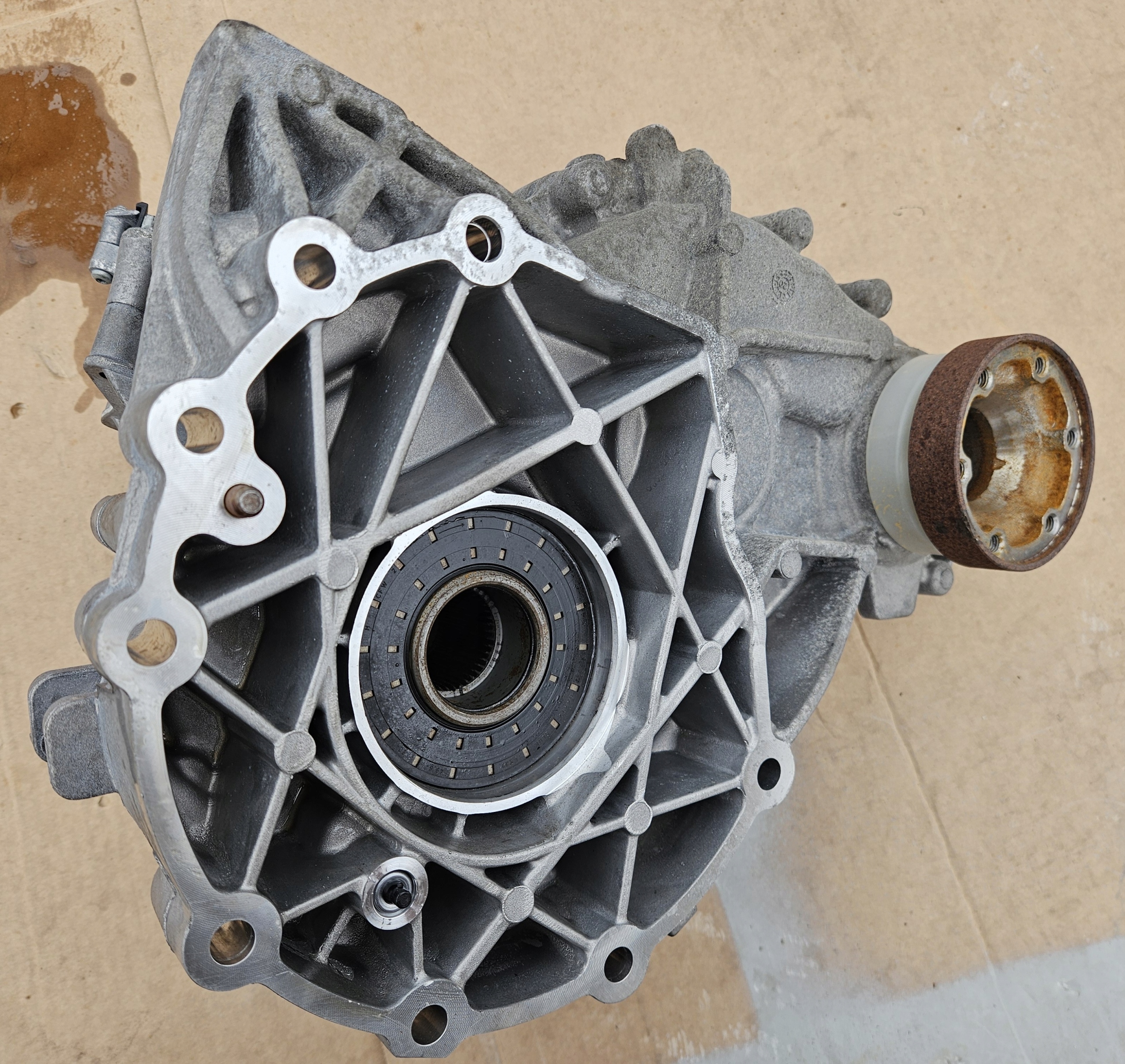 Differentieel reducteur versnellingsbak Maserati Levante Ghibli III 670154135 image 9
