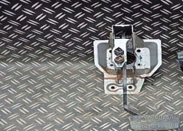 Gaspedal Nissan OE 18002-JG40A