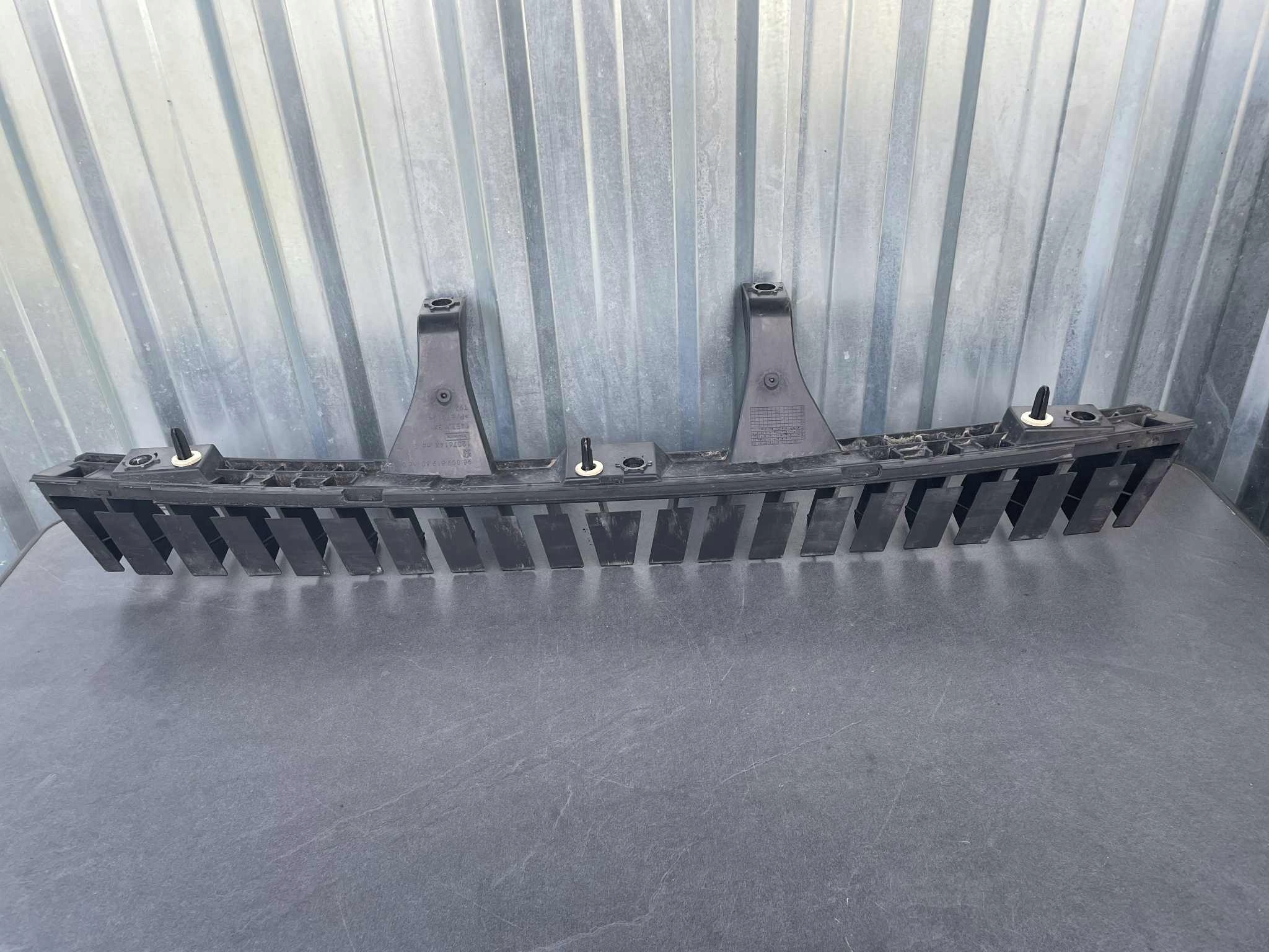 Peugeot 308 T9 SW Farmari Keskiliukuma Puskurin absorboija Takana 9800981980