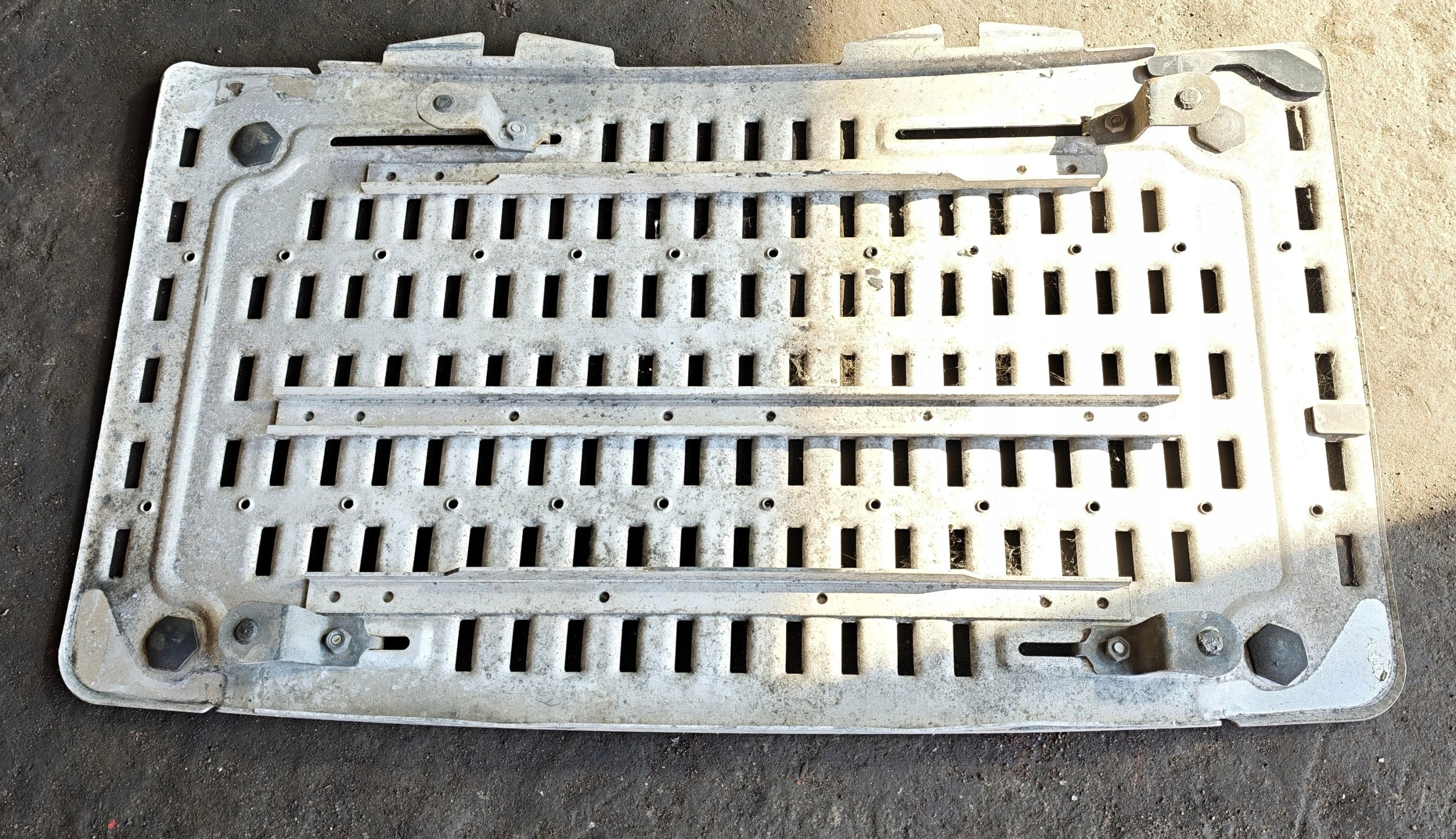 DAF XF 106 askellevy OEM 1940882 - Käytetty