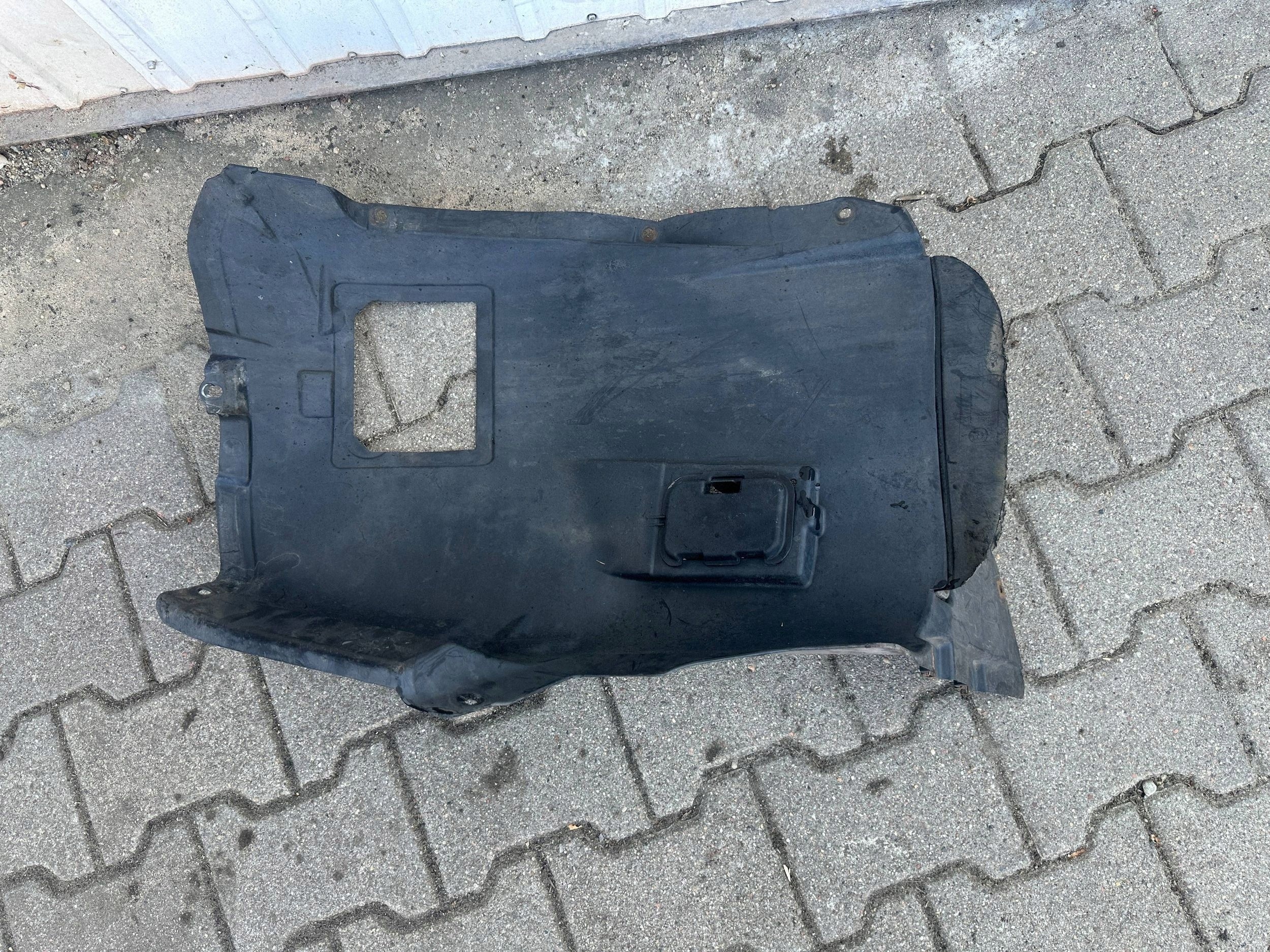 BMW E90 E91 05- Right Front Wheel Arch 51717172500 OE image 6