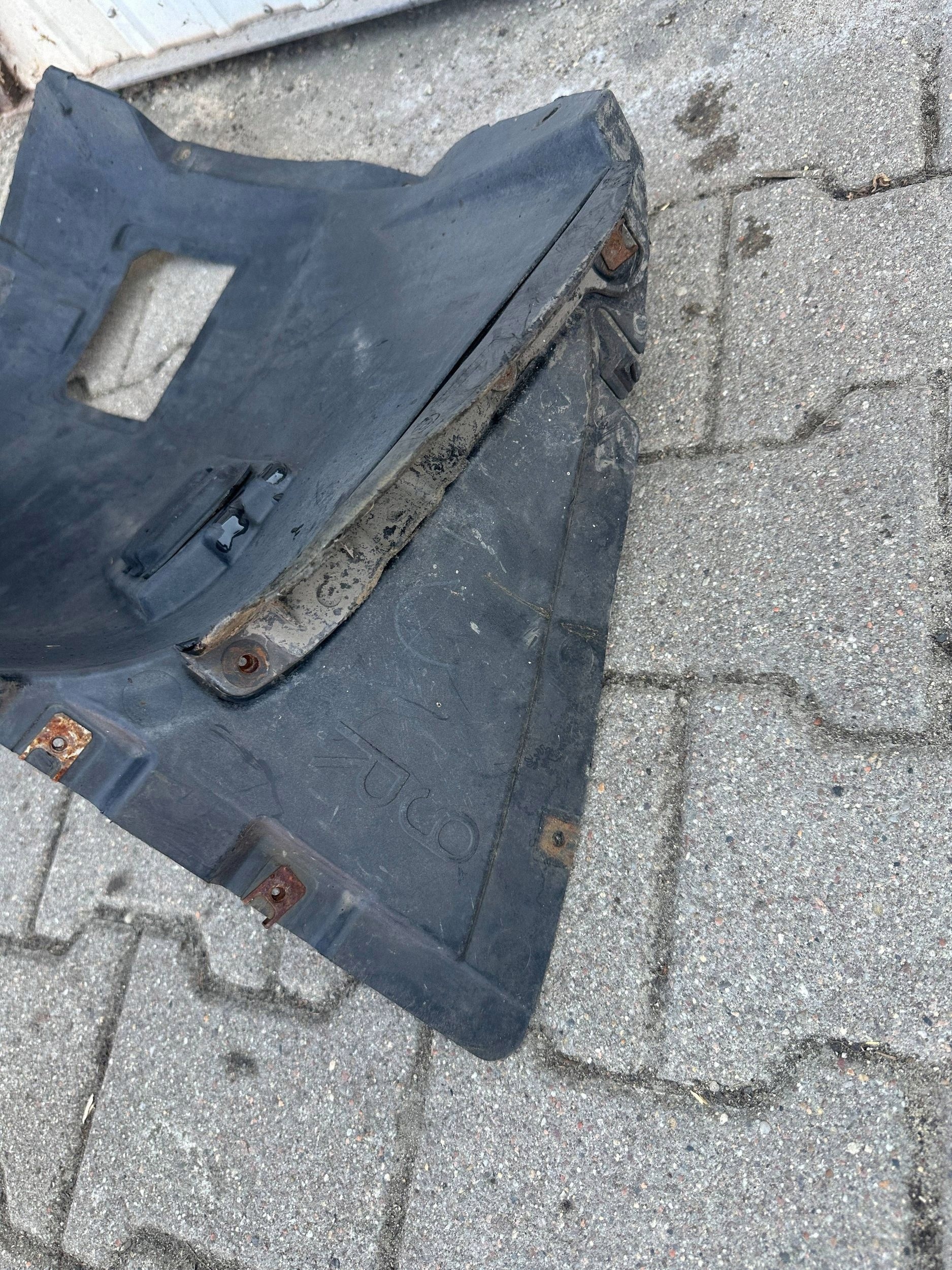 BMW E90 E91 05- Right Front Wheel Arch 51717172500 OE image 7