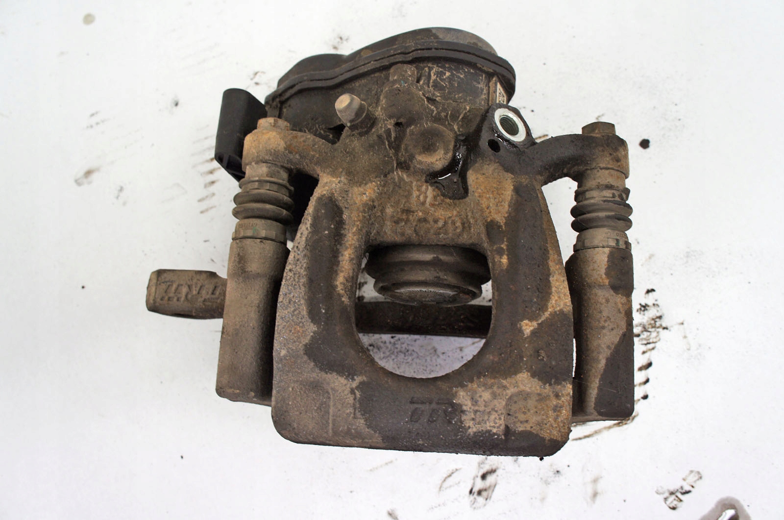 TX137 Renault Koleos II 2.0d Brake Caliper Left Rear 440104CA0A T505241