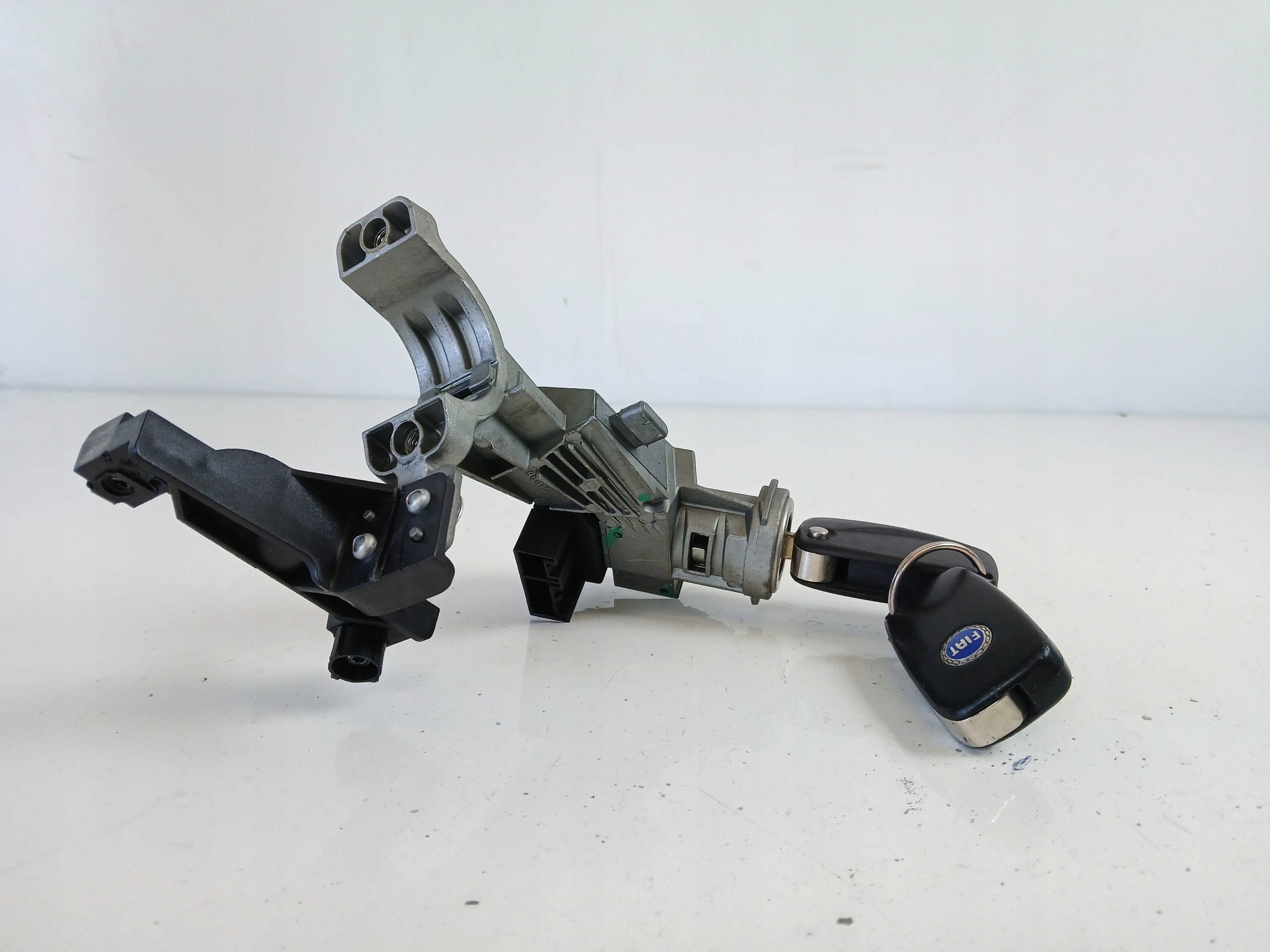 FIAT GRANDE PUNTO Ignition + Key 51749998 image 3