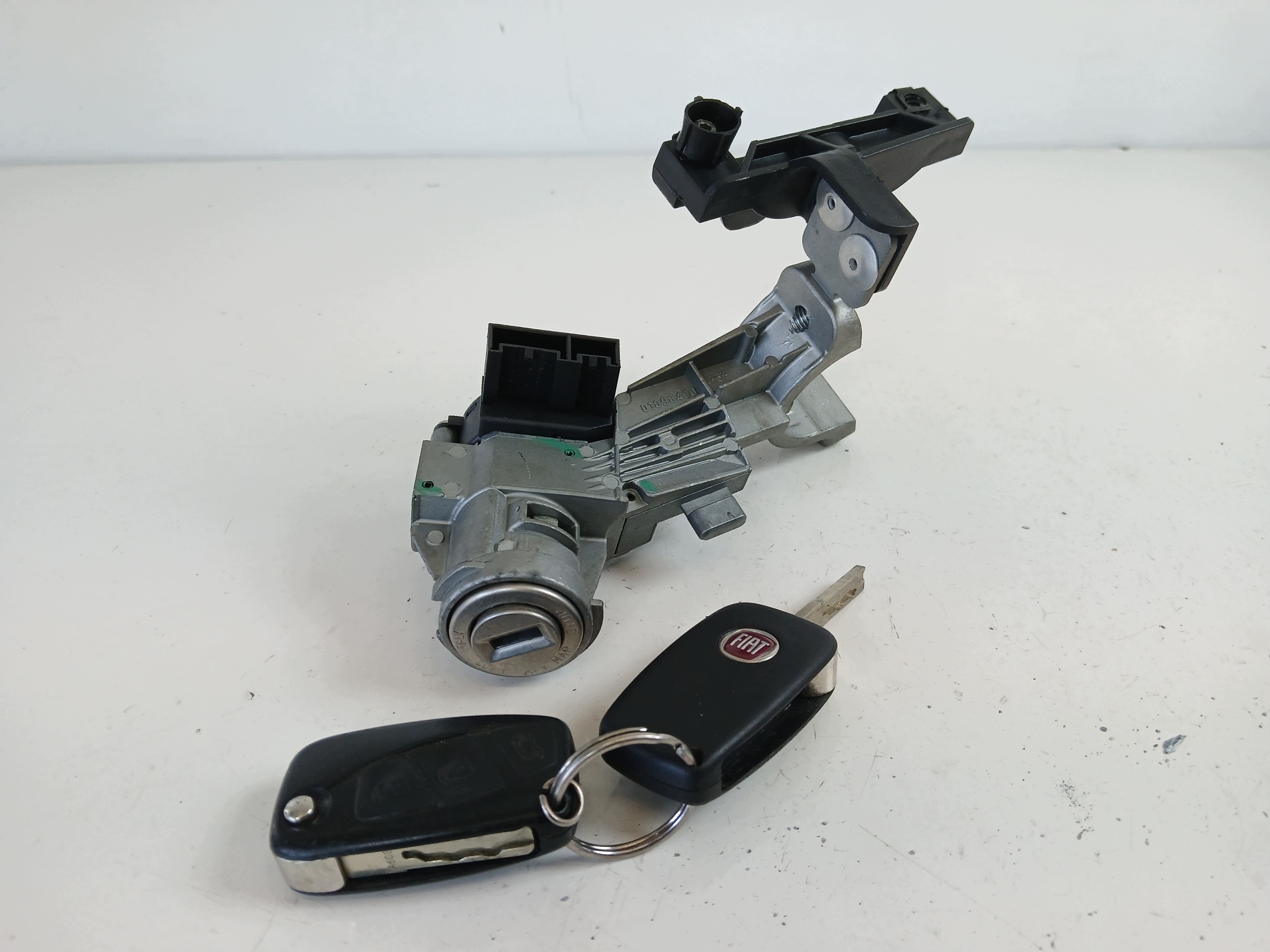 FIAT GRANDE PUNTO Ignition + Key 51749998 image 5