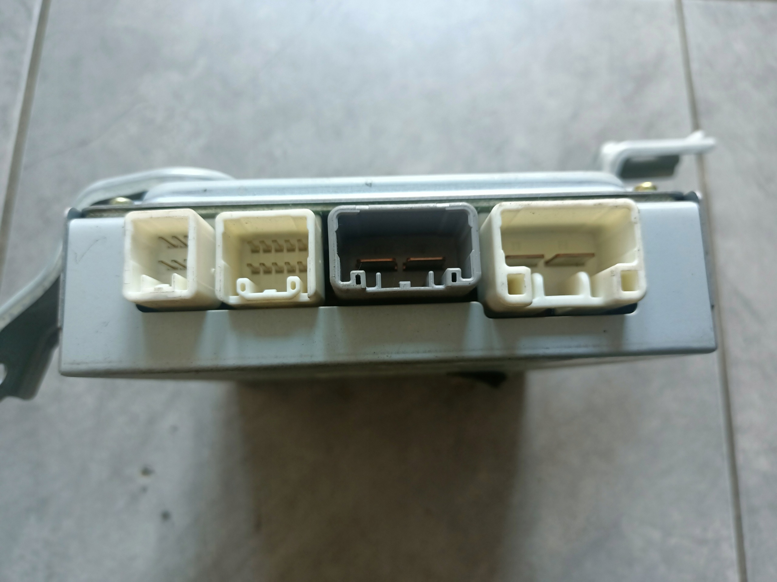 Toyota Yaris I Stuurhulpeenheid OEM 89650-0D011 image 3