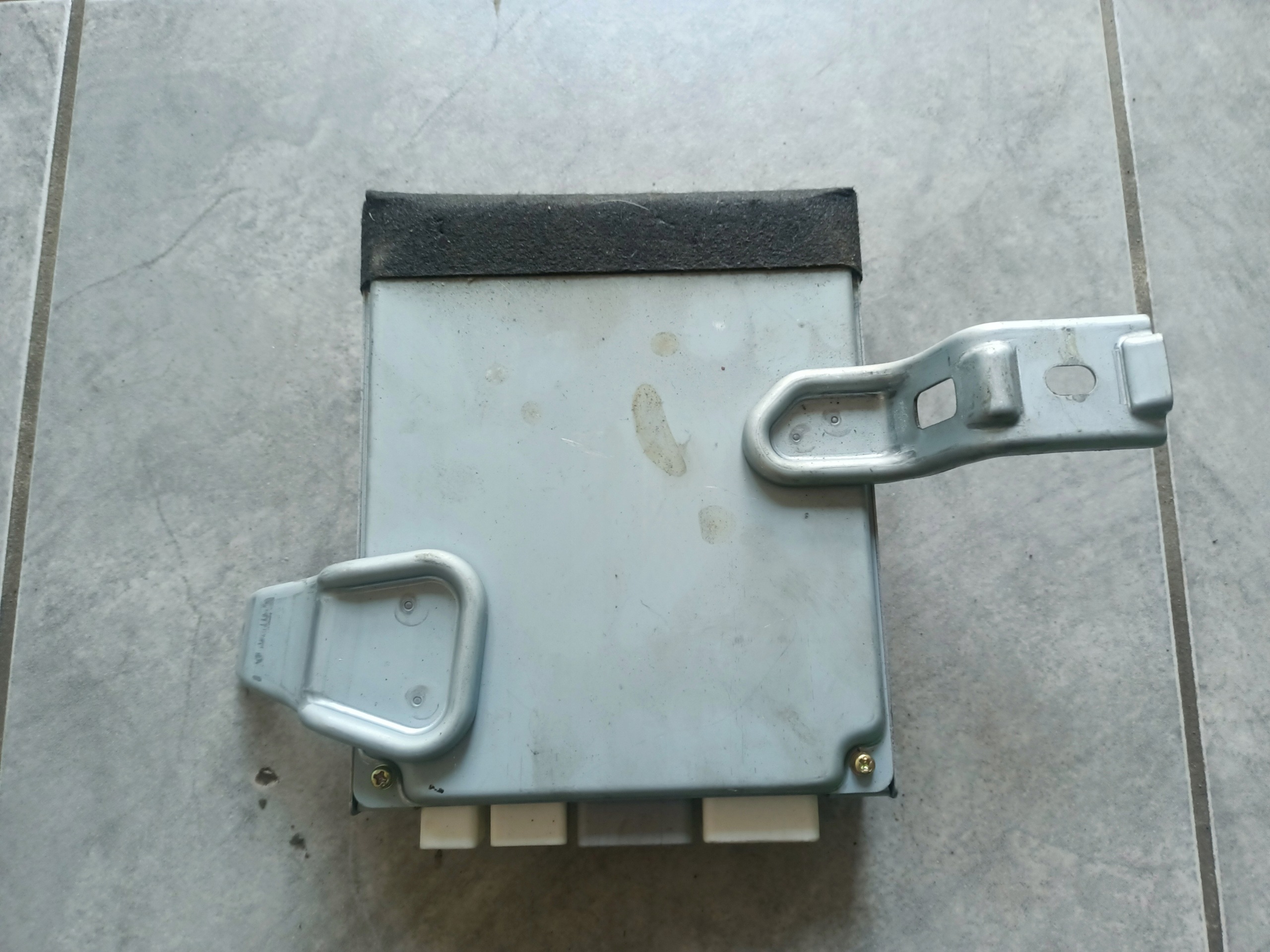 Toyota Yaris I Stuurhulpeenheid OEM 89650-0D011 image 4