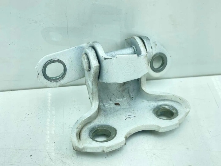 Toyota Land Cruiser (BJ70) 2016 Oikea puoli Ylempi takaoven sarana