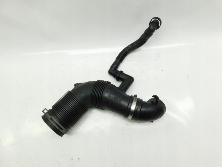 Ilmanotto putki 6R0129654C - VW Polo V Rapid A1 1.6 TDI 105hv CAY